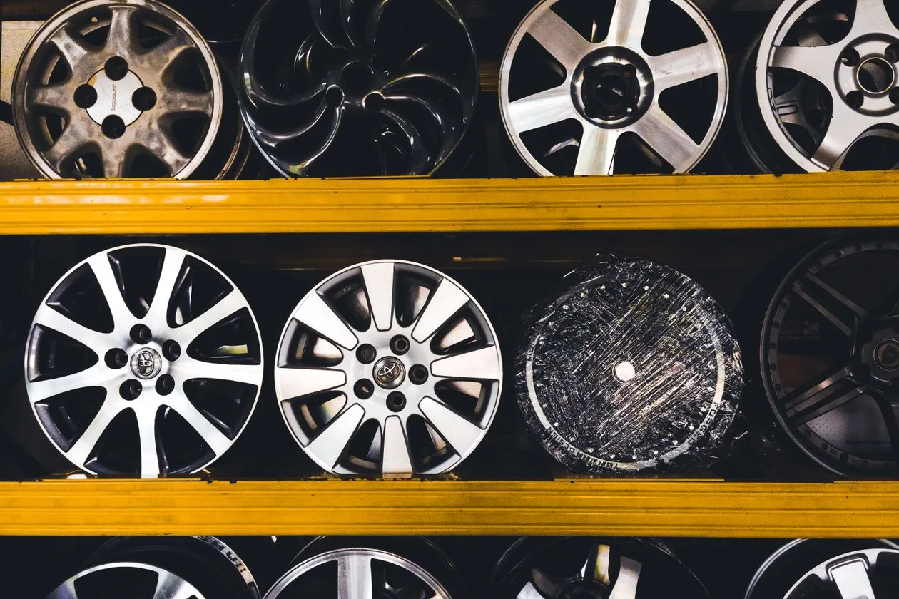 Automotive accessories counter with customer selecting truck upgrades
